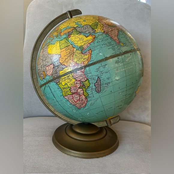 Vintage 12 in Cram's Universal Terrestrial Globe (between 1964 and 1971)